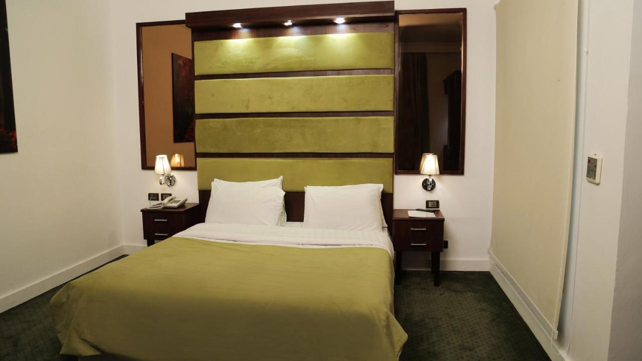Spectra Inn Hotel 'Ezbet Sharikat Wardan ภายนอก รูปภาพ